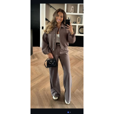 Jasje Brown in 2 maten