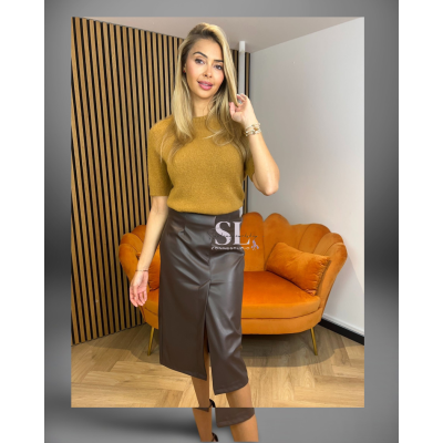 Leren rok in de kleur bruin met split